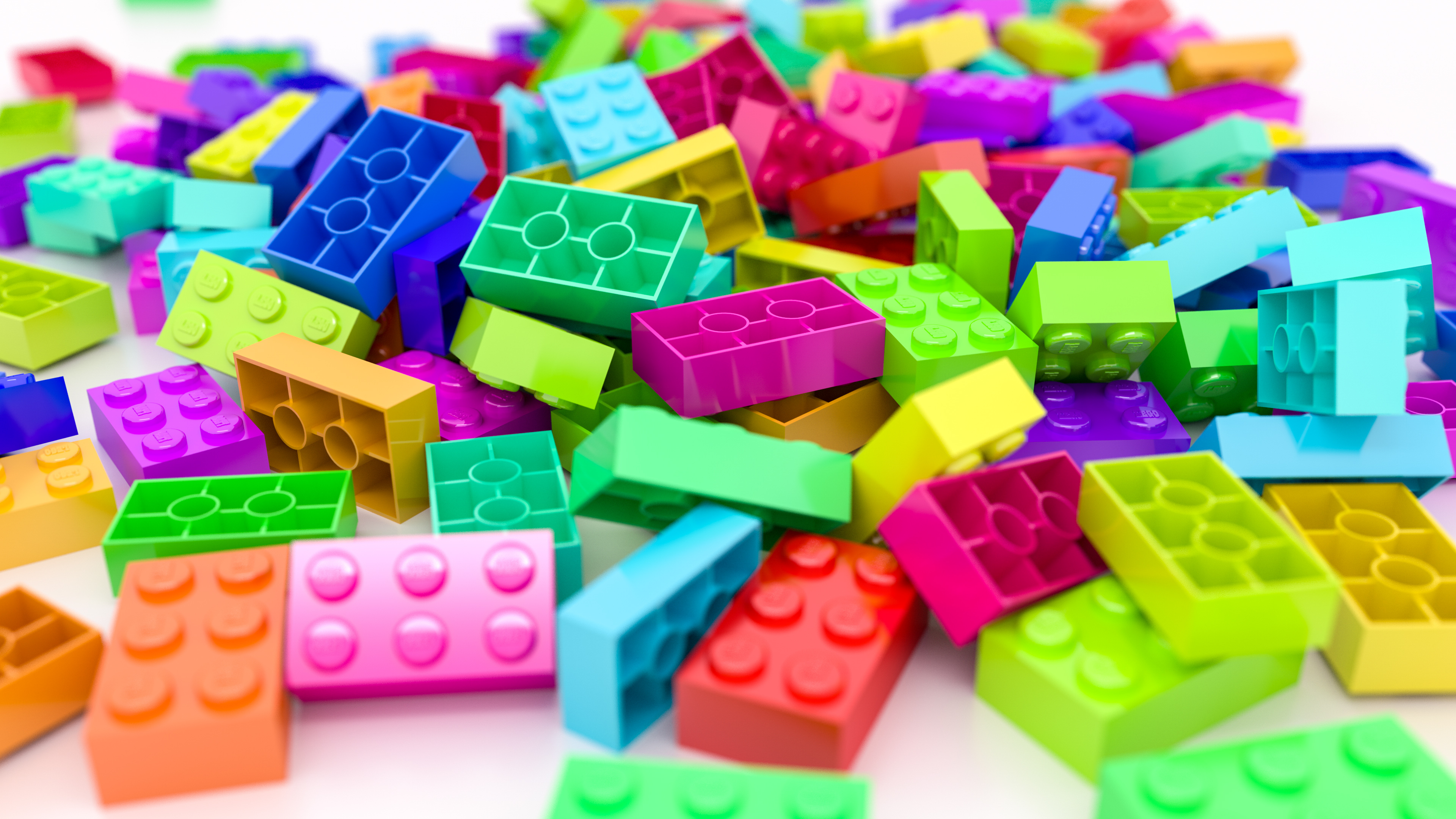 Een grote hoop kleurrijke LEGO-steentjes.